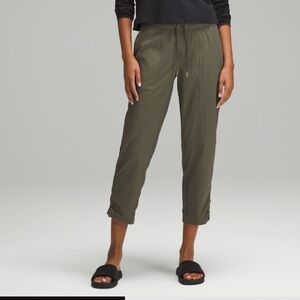 Lululemon- Dance Studio Mid-Rise Cropped Pant - Amy Green